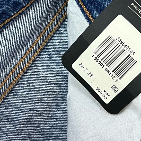 NWT Levi’s Wedgie Straight Ripped High Rise Jean in Oxnard Drive - Picture 11 of 12